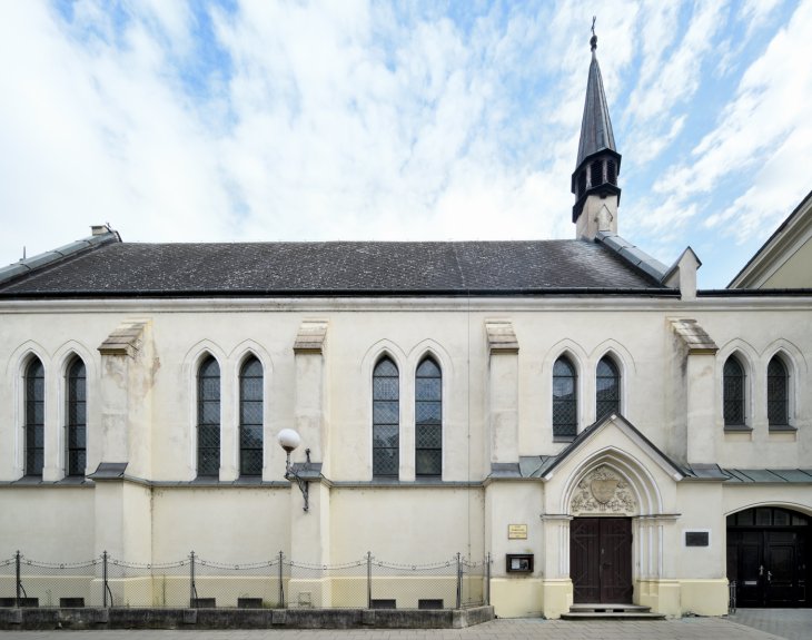 Kaple Povýšení sv. Kříže kláštera milosrdných sester Panny Marie Jeruzalémské