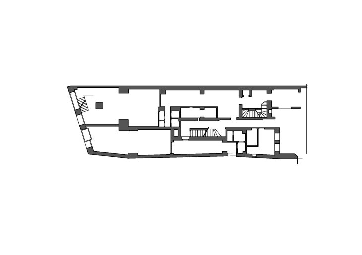 Obytný a obchodní dům Karla Kerna a Karla Bluma, půdorys (reprodukce R. Rosová – M. Strakoš, eds.). Zdroj: Průvodce architekturou Opavy, © Národní památkový ústav