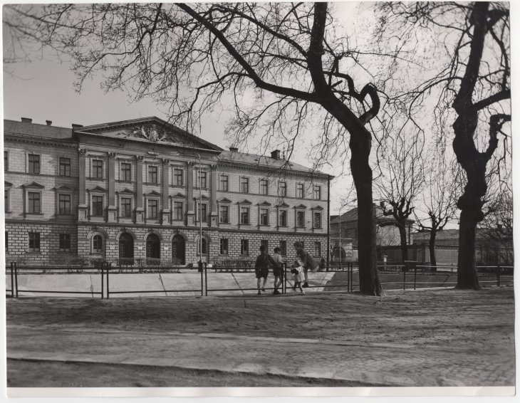 Justiční palác. Zdroj: Státní okresní archiv Opava, Sbírka dokumentačního materiálu, kart. 125/24. Rok: 40. léta 20. století 