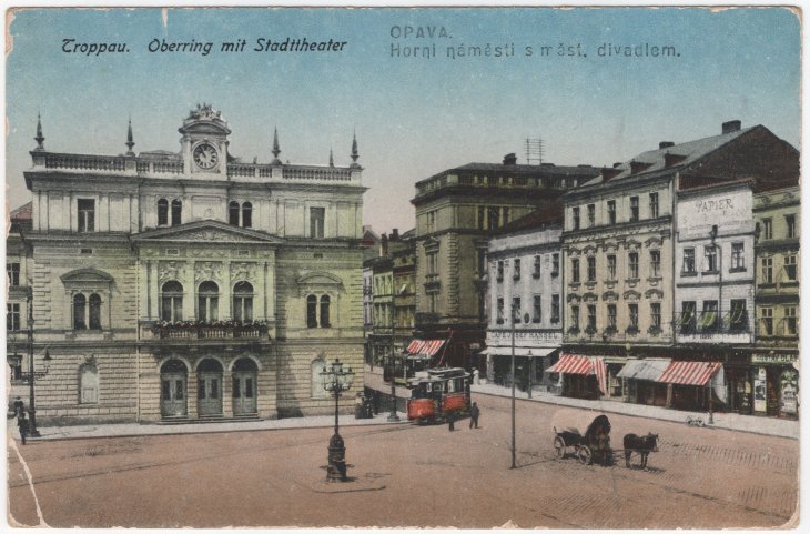 Městské divadlo, pohled na hlavní průčelí. Zdroj: Státní okresní archiv Opava, Sbírka dokumentačního materiálu, kart. 124/18. Rok: konec 19. století 