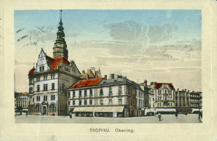 Dom mieszkalny ze sklepem Alexandra Niedermeyera. Źródło: Muzeum Ziemi Śląskiej w Opawie, sig. FP 10019-9. Rok: Po roku 1903