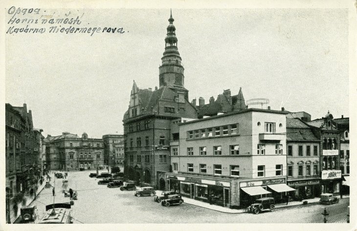 Dom mieszkalny ze sklepem „TEBA“ Friedy Teitelbaum. Źródło: Muzeum Ziemi Śląskiej w Opawie, sig. FP 10052-1. Rok: 1934