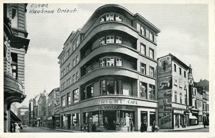 Dom czynszowy Františka Havlickiego. Źródło: Muzeum Ziemi Śląskiej w Opawie, sig. FP9937-1. Rok: Lata 30. XX wieku