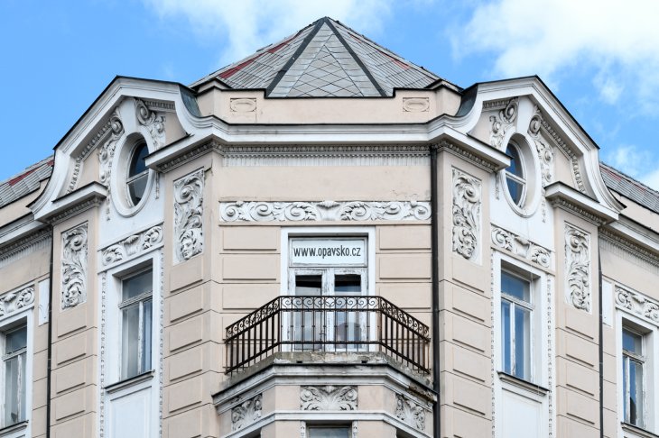 Obytný a obchodní dům Leonarda Ponižila (Altschul). Foto: Roman Polášek. Rok: 2025